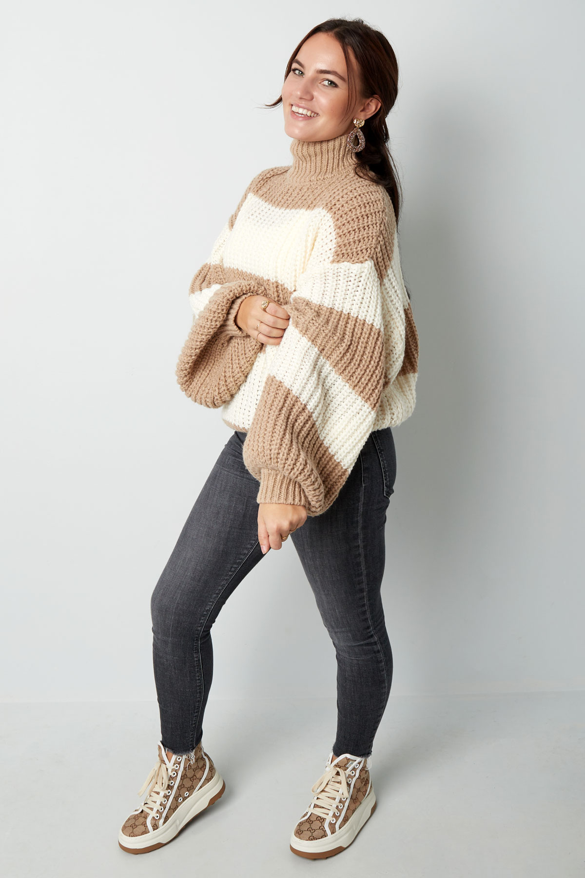 Warm knitted striped sweater - blue Picture4